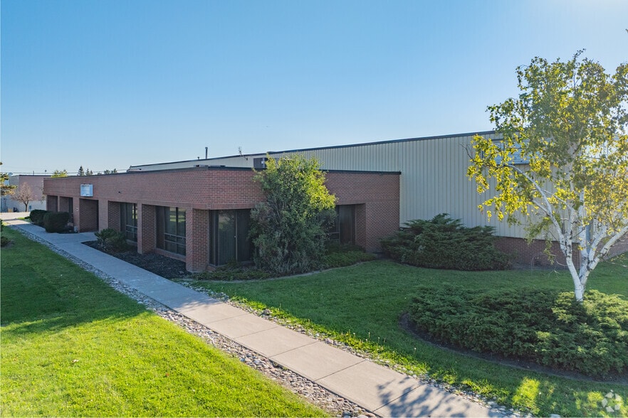 More Photos Of 1075 Clark Blvd, Brampton Warehouse For Lease