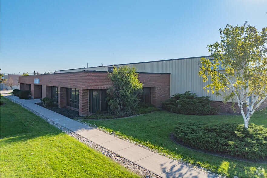 More Photos Of 1075 Clark Blvd, Brampton Warehouse For Sale