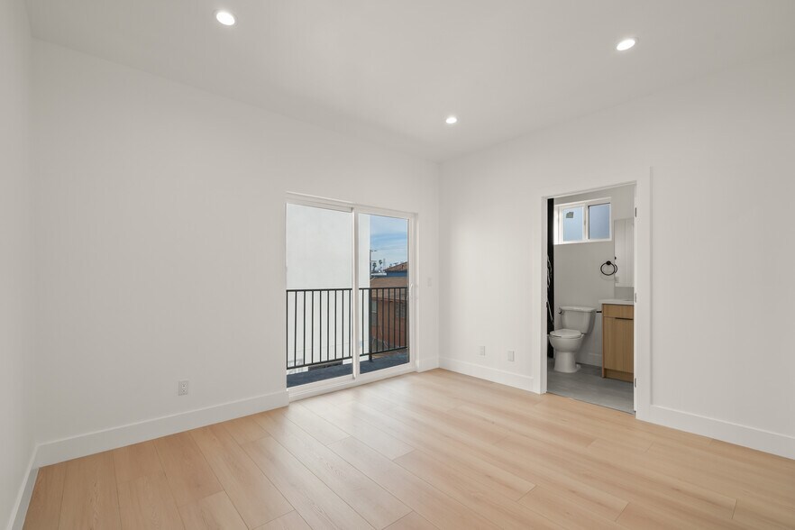More Photos Of 913 N Hobart Blvd, Los Angeles Apartments For Sale