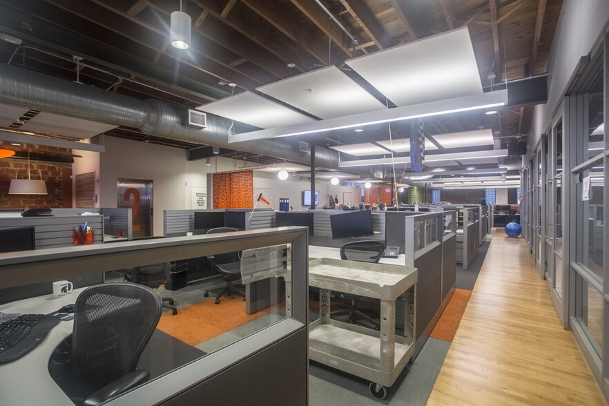 More Photos Of 1525 Hendry St, Fort Myers General Retail For Sale