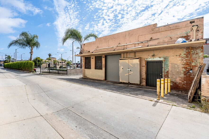 More Photos Of 320 S La Brea Ave, Inglewood Freestanding For Lease