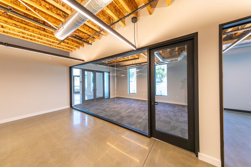 More Photos Of 12450 Foothill Blvd, Sylmar Warehouse For Lease