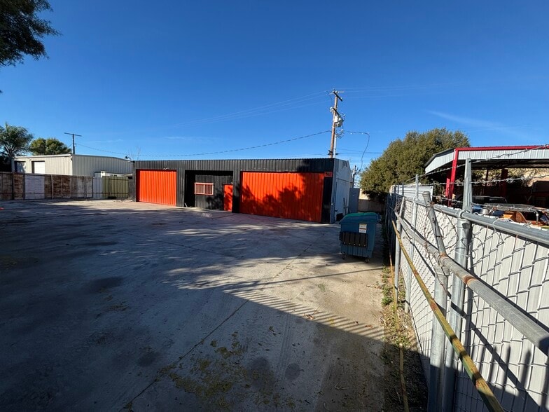 Primary Photo Of 561 N Palm Ave, Hemet Service For Sale