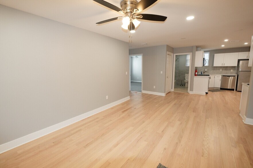 More Photos Of 30 W Price St, Linden Flex For Sale