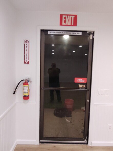 More Photos Of 18245 US Highway 18, Apple Valley Office For Lease