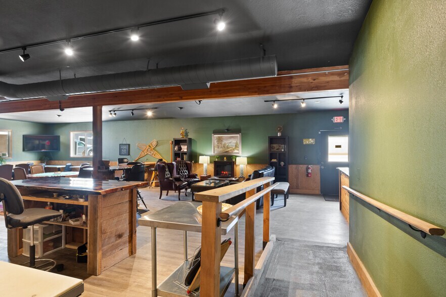 More Photos Of 108 Main St, Stevensville General Retail For Sale