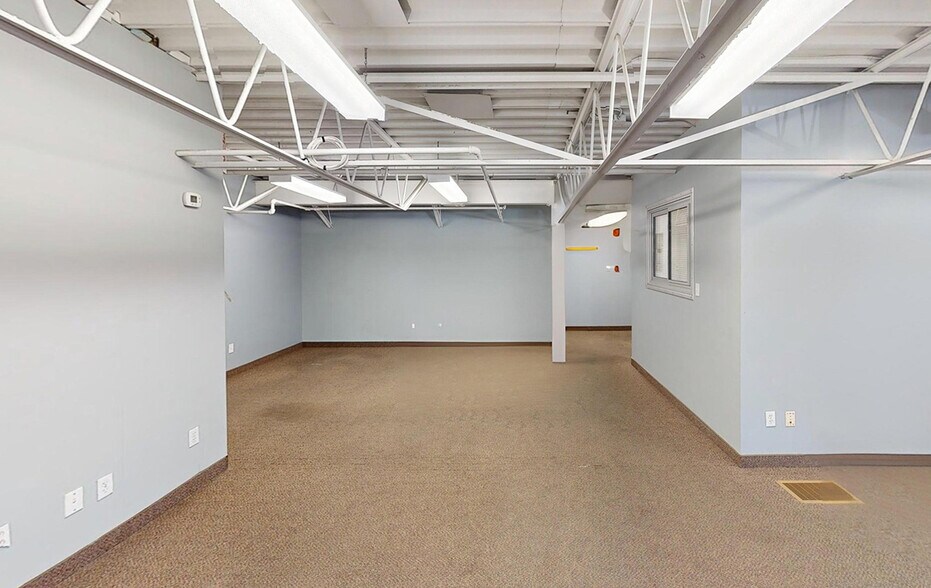 More Photos Of 205 Hutchings St, Winnipeg Manufacturing For Lease