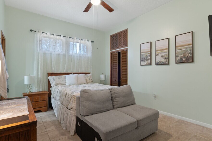More Photos Of 8301 Congress St, Port Richey Flex For Sale