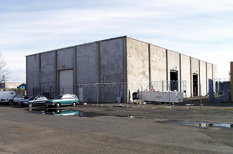 More Photos Of 3400 La Grande Blvd, Sacramento Warehouse For Sale