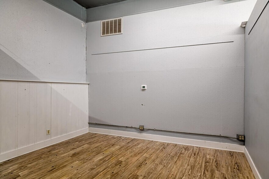 More Photos Of 111 5th Ave S, La Crosse General Retail For Lease