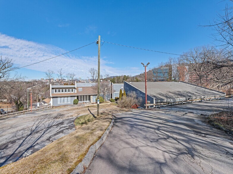 More Photos Of 131 McDowell St, Asheville Medical For Sale