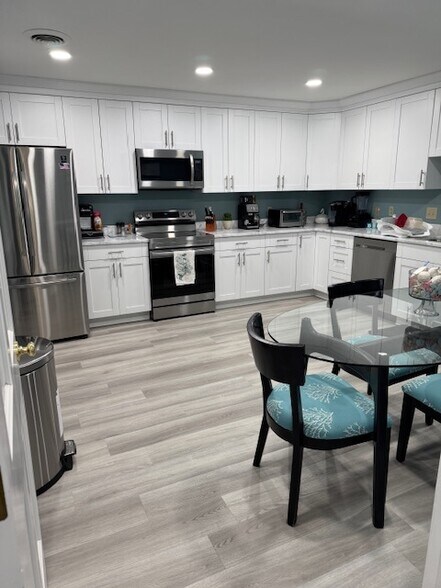 More Photos Of 1100 Eaglewood Dr, Virginia Beach Office For Lease