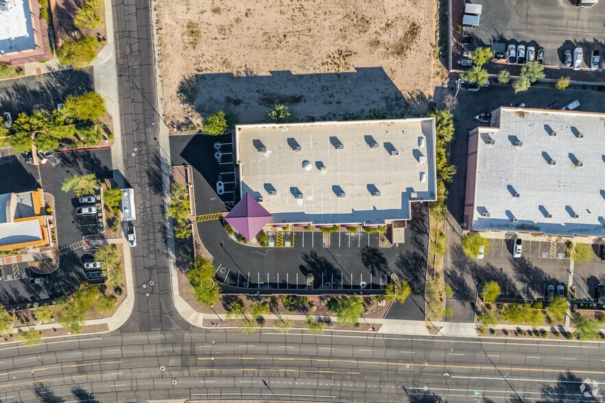More Photos Of 42205 N Vision Way, Phoenix Department Store For Lease