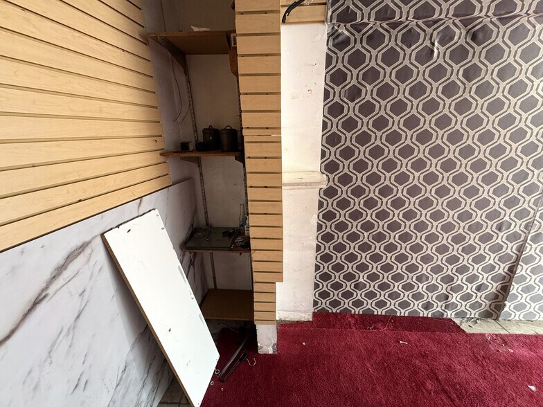 More Photos Of 261-275 E Olympic Blvd, Los Angeles Storefront For Lease