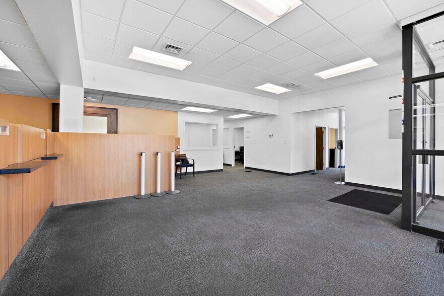 More Photos Of 5942 Us-60, Ashland Bank For Sale