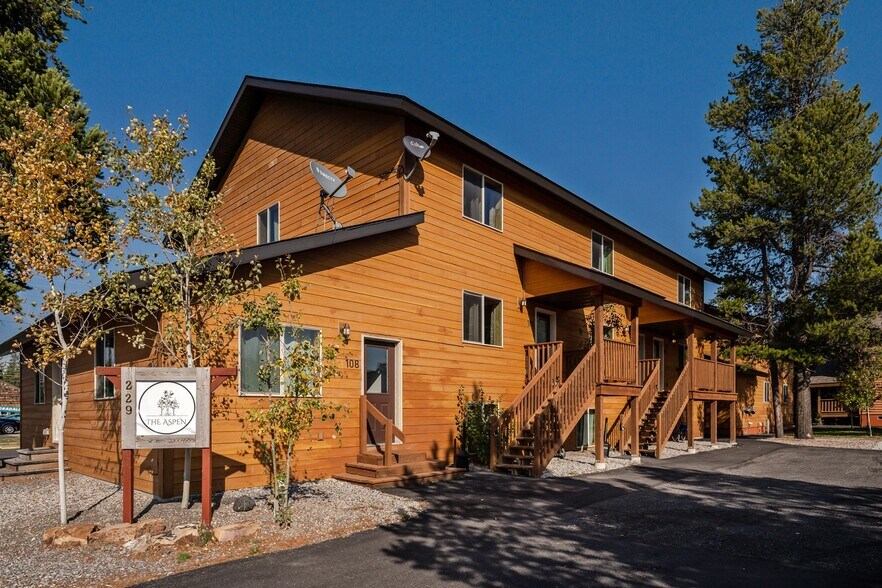 Primary Photo Of 229 N Hayden St, West Yellowstone Hotel For Sale