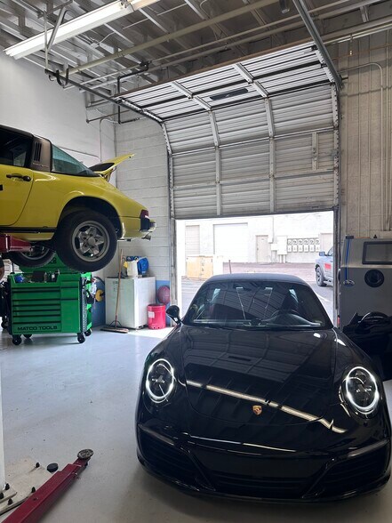 More Photos Of 7725 E Redfield Rd, Scottsdale Warehouse For Sale