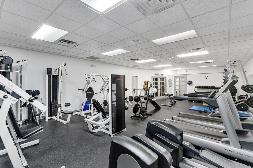 More Photos Of 4491 School Rd S, Murrysville Office For Sale