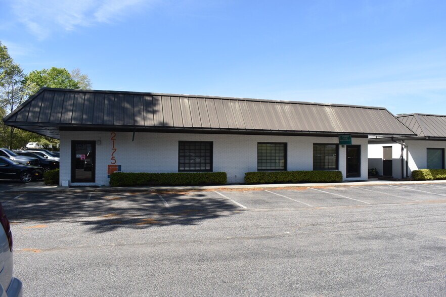 More Photos Of 2165 Ashley Phosphate Rd, North Charleston Medical For Lease