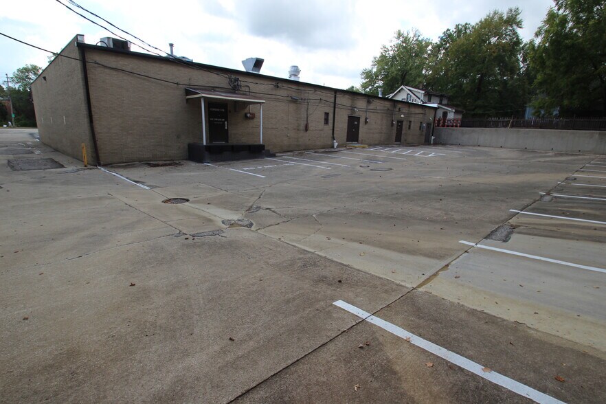 More Photos Of 6999-7011 Mill Rd, Brecksville Unknown For Sale