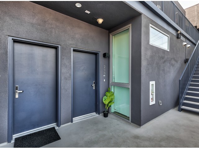 More Photos Of 5135 W Adams Blvd, Los Angeles Apartments For Lease