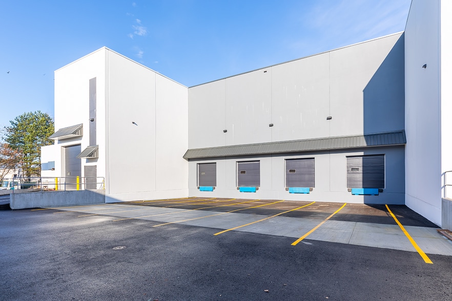 More Photos Of 11928 Machrina Way, Richmond Distribution For Lease