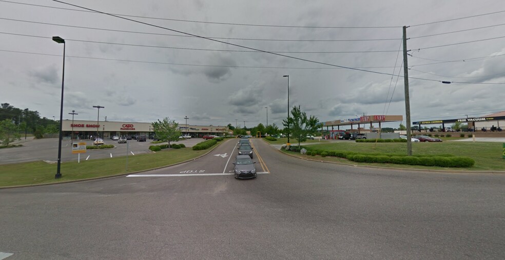 More Photos Of 631 Willow Ln, Greenville Storefront Retail Office For Lease