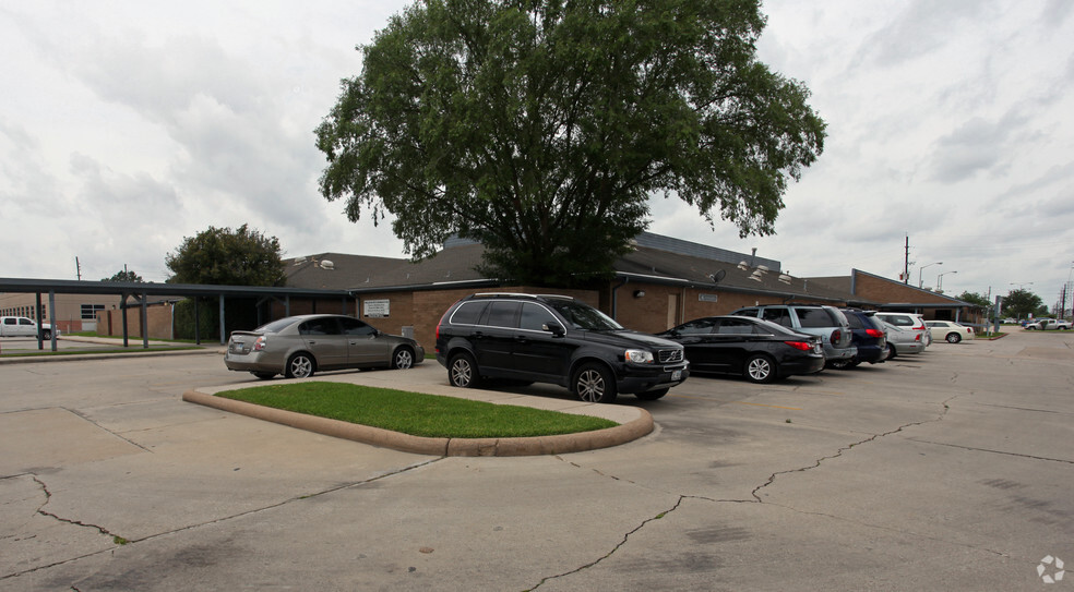 Primary Photo Of 13414 Medical Complex Dr, Tomball Medical For Sale