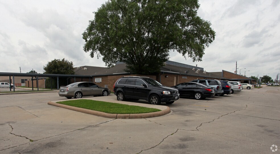 Primary Photo Of 13414 Medical Complex Dr, Tomball Medical For Lease