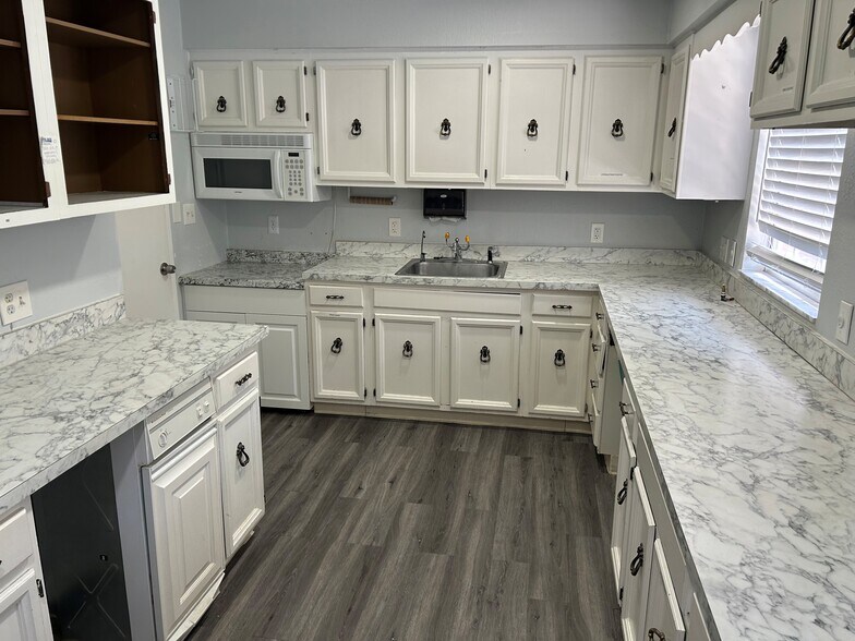 More Photos Of 213 Kingsway Rd, Brandon Medical For Lease