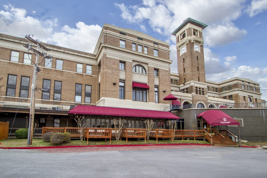 More Photos Of 1400 W Markham, Little Rock Office For Lease