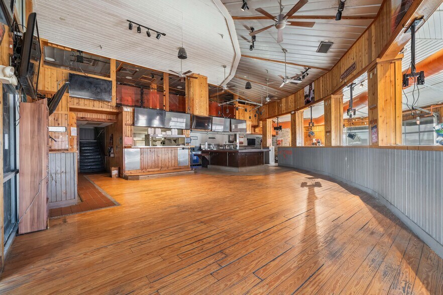 More Photos Of 4950 S Loop 289, Lubbock Restaurant For Lease