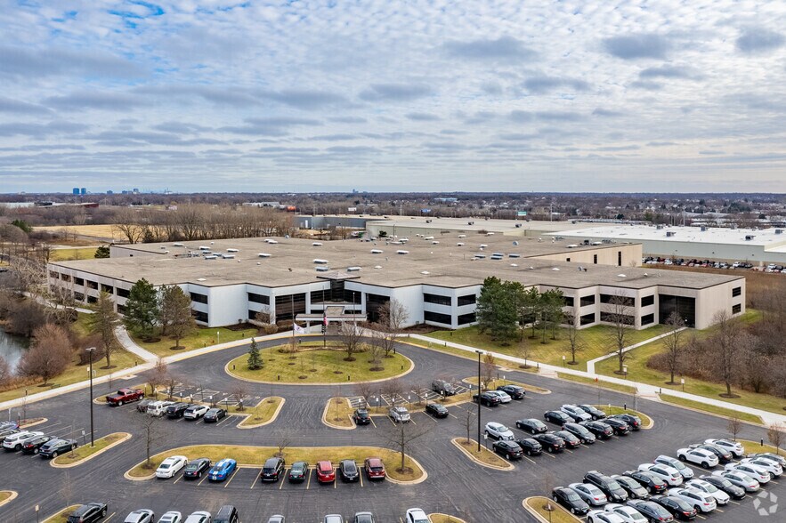 More Photos Of 2501 N Barrington Rd, Hoffman Estates Flex For Lease