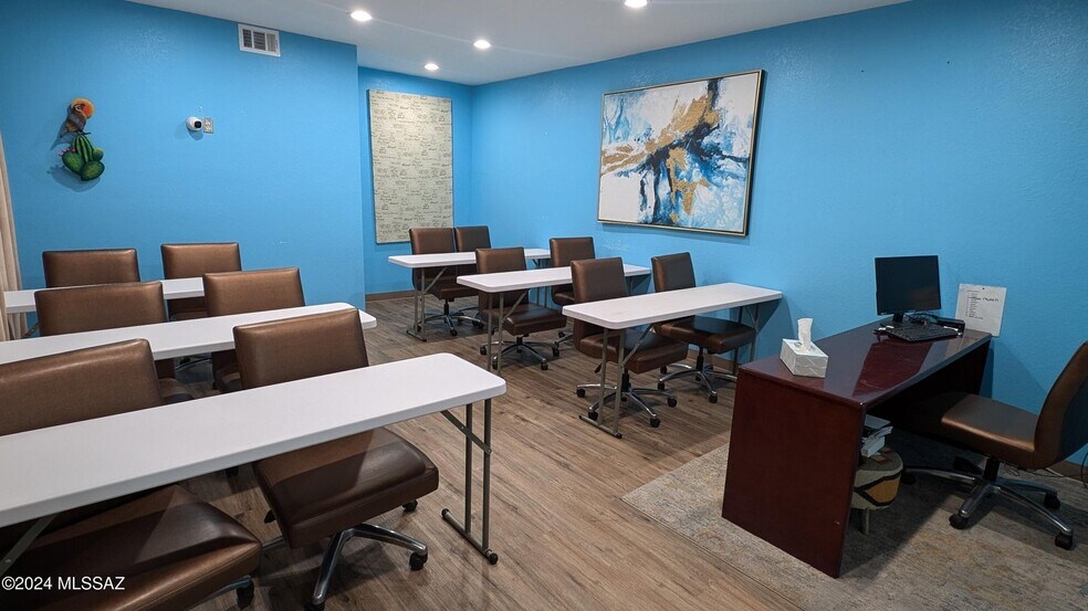 More Photos Of 2901 N Country Club Rd, Tucson Freestanding For Sale