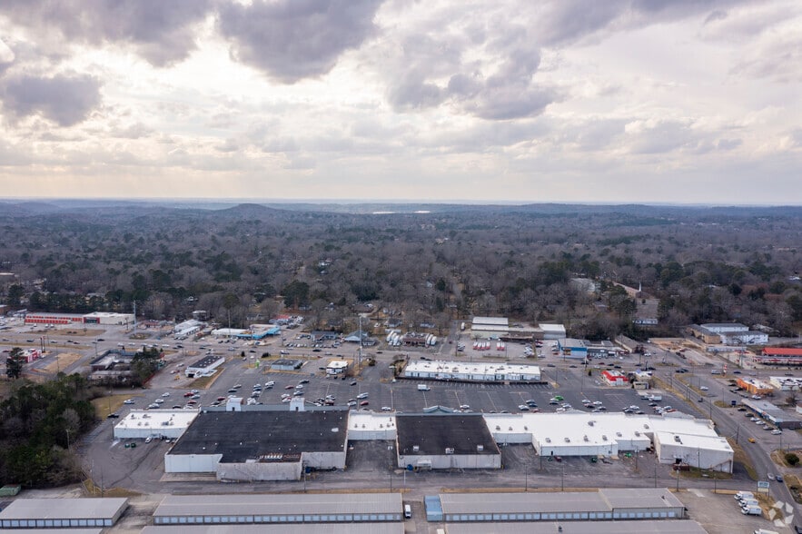 More Photos Of 1671-1691 Center Point Pky, Birmingham Unknown For Lease