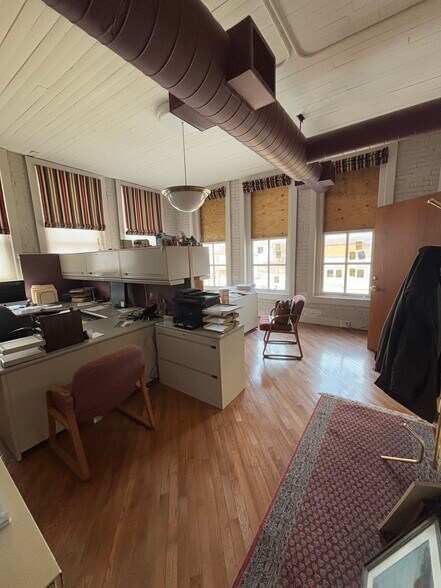 More Photos Of 201 N 3rd St, Hannibal Office For Sale