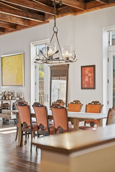 More Photos Of 443 Walnut St, Sewickley Flex For Sale