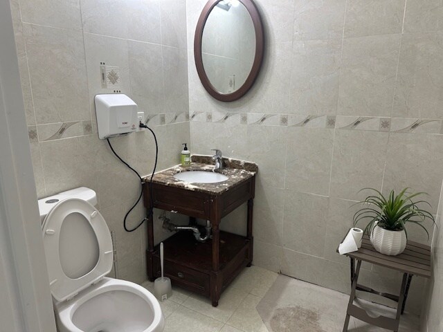 More Photos Of 75-52 113th St, Forest Hills Apartments For Lease