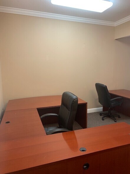 More Photos Of 262-264 Crystal Grove Blvd, Lutz Medical For Lease