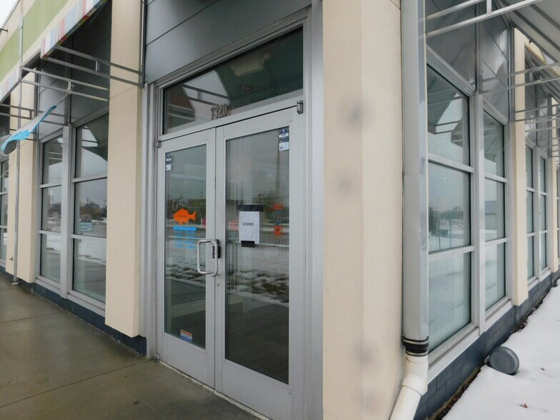 More Photos Of 7320 W Good Hope Rd, Milwaukee Fast Food For Lease