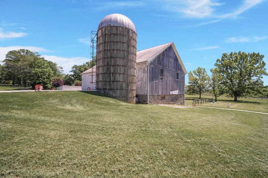 More Photos Of 1902 Jefferson Pike, Brunswick Lodge Meeting Hall For Lease
