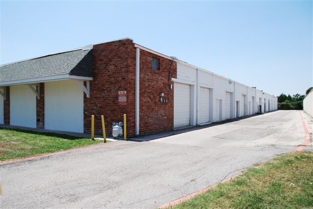 More Photos Of 11005 Indian Trl, Dallas Industrial For Sale