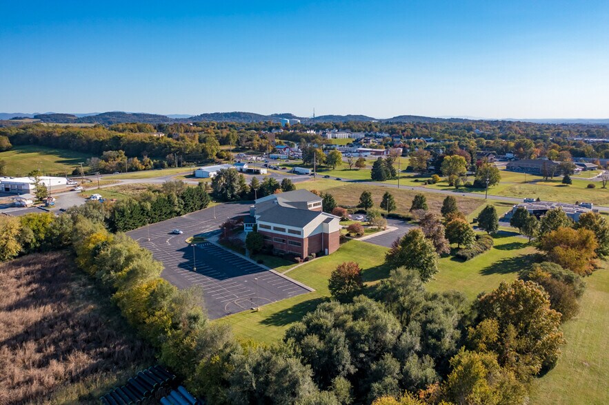 More Photos Of 1450 Technology Dr, Harrisonburg Office For Sale