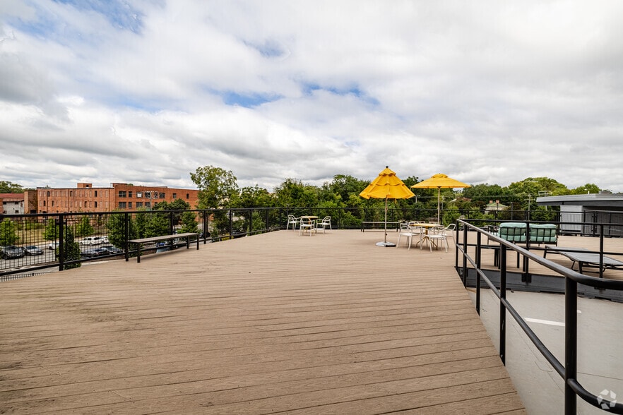 More Photos Of 120 Perry St, Petersburg Apartments For Lease