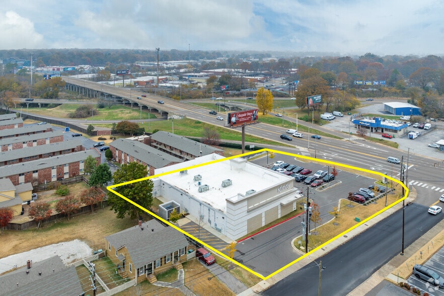 More Photos Of 2847 Poplar Ave, Memphis Storefront Retail Office For Sale