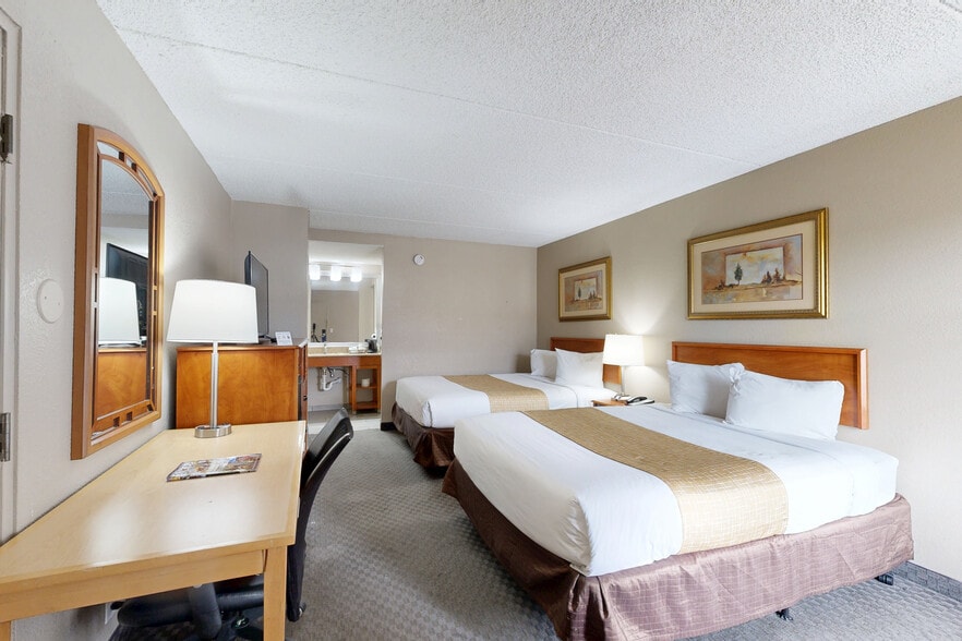 More Photos Of 4703 N Freeway Rd, Pueblo Hotel For Sale