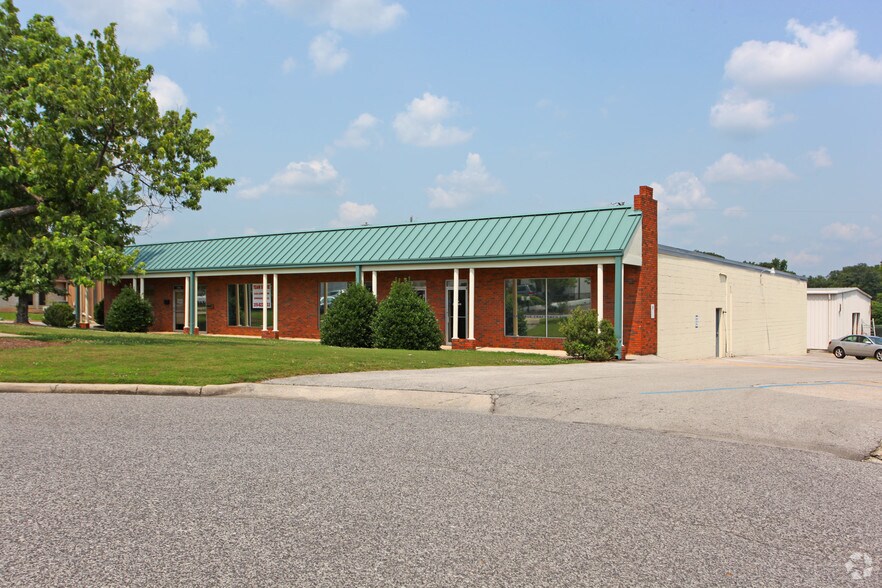 Primary Photo Of 3433-3439 Lorna Ln, Birmingham Light Distribution For Lease