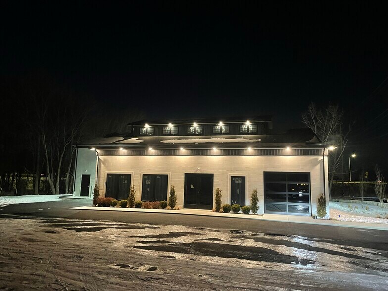 More Photos Of 45 Maple St, Warwick Light Manufacturing For Lease