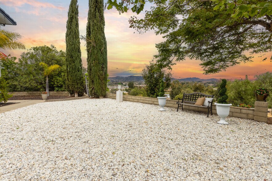 More Photos Of 22053 Highland St, Wildomar Specialty For Sale