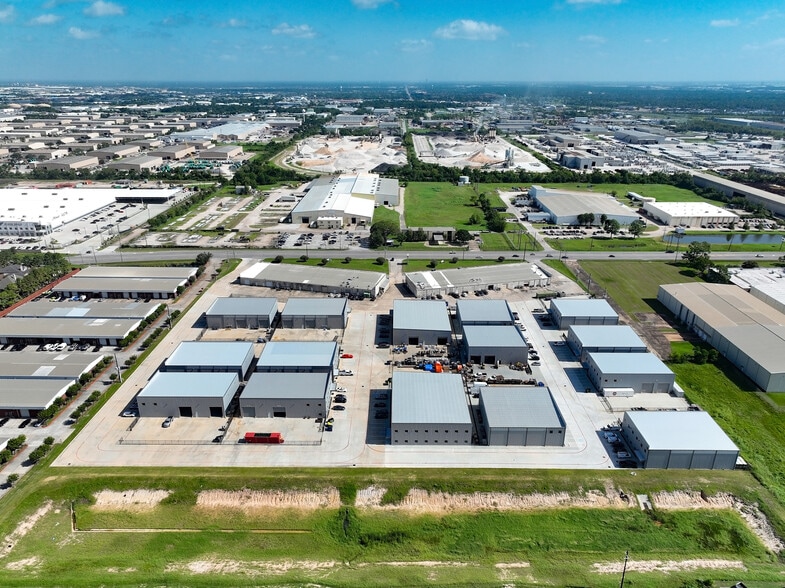 More Photos Of 11755 W Little York Rd, Houston Unknown For Lease